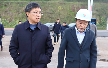 南溪區(qū)委書記、南溪經(jīng)開區(qū)黨工委書記劉剛率隊(duì)調(diào)研遠(yuǎn)東股份宜賓智能產(chǎn)業(yè)園